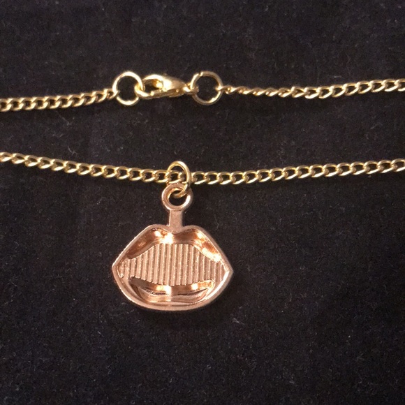 Pink Lip charm with teeth & 3 dots necklace. - Picture 3 of 3